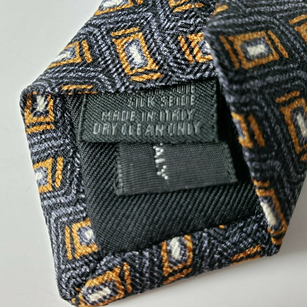 Barneys New York Italian Necktie Silk Geometric Gray Brown On Charcoal NEW - Picture 6 of 9